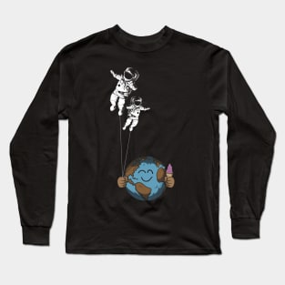 Astronaut Baloons of Earth Long Sleeve T-Shirt